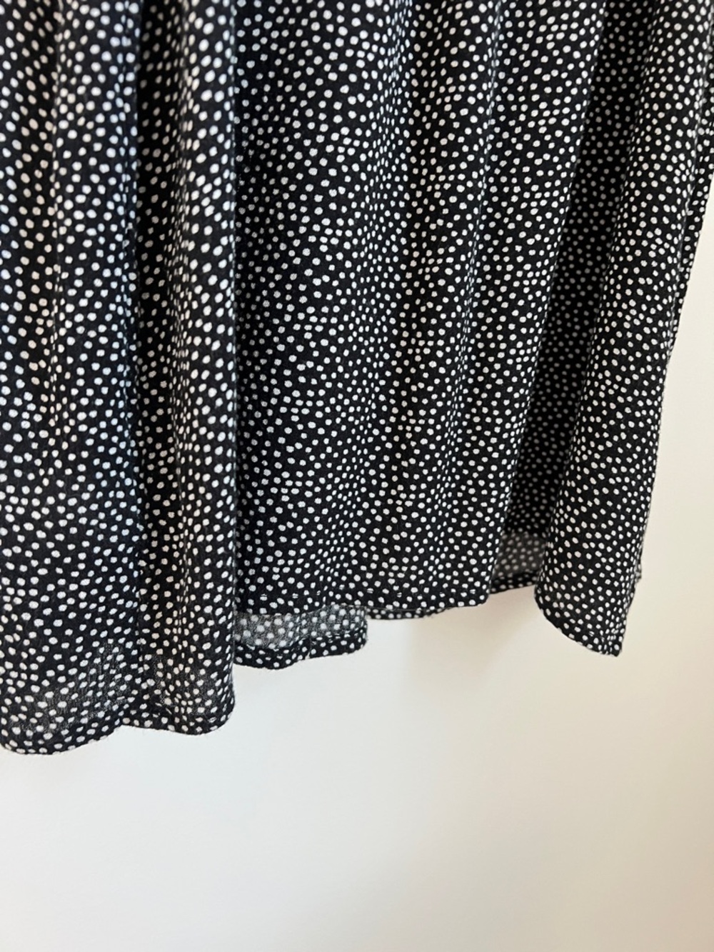 LOFT | Black & White Dot Short Flutter Sleeves Office Blouse Style #612187 Small - Picture 6 of 17